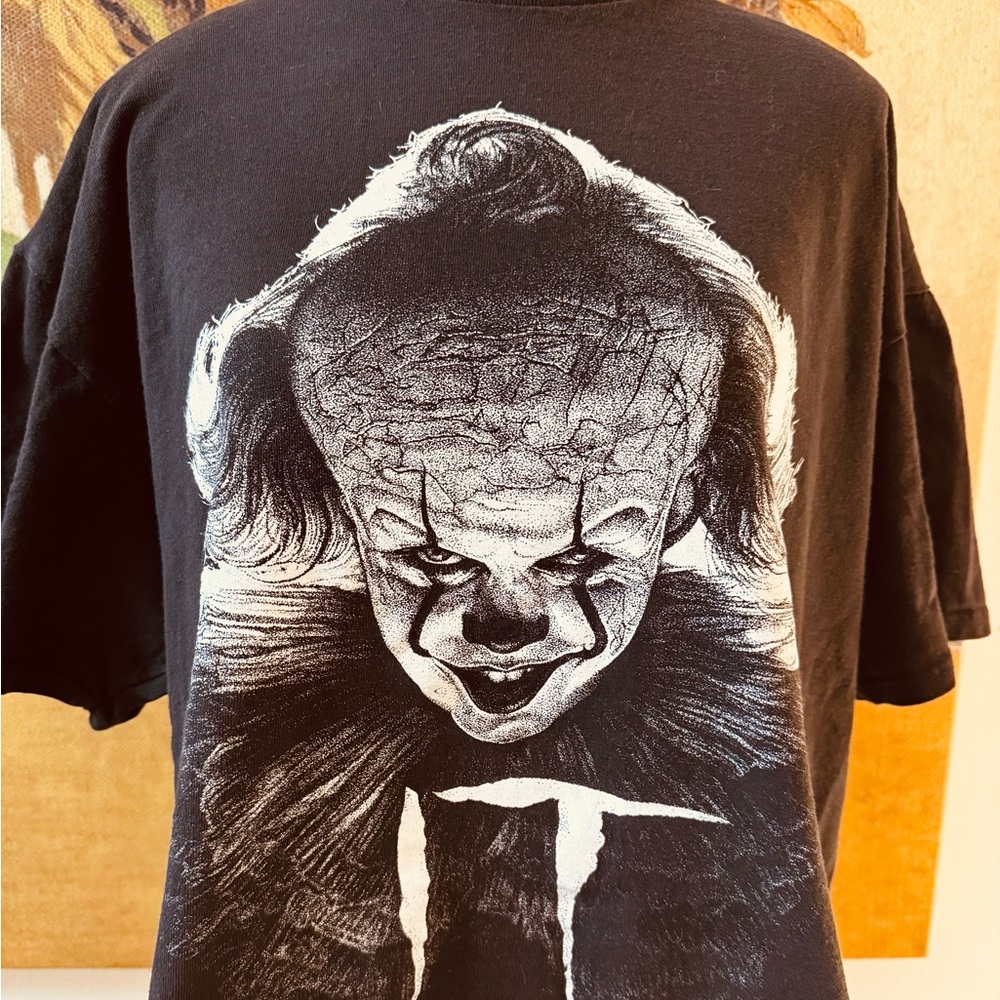 Black Graphic T-Shirt - Stephen King - IT - classic horror